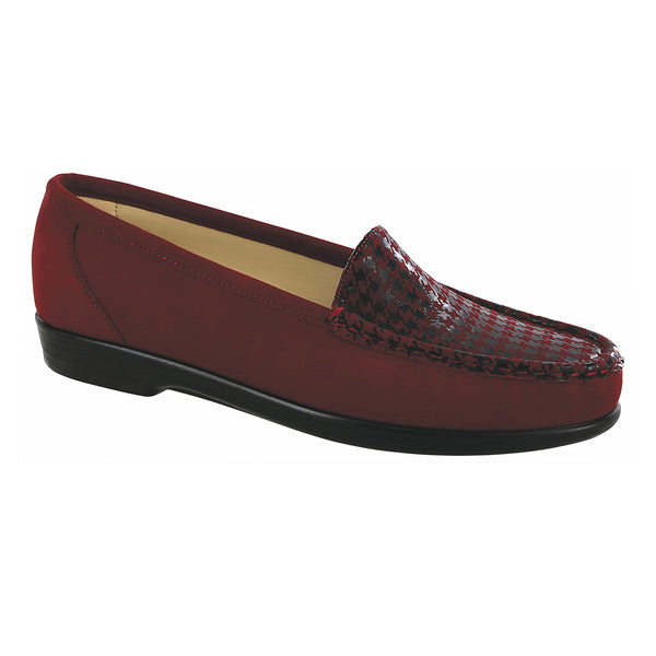 Women's Simplify Slip On Loafer Red Tetris