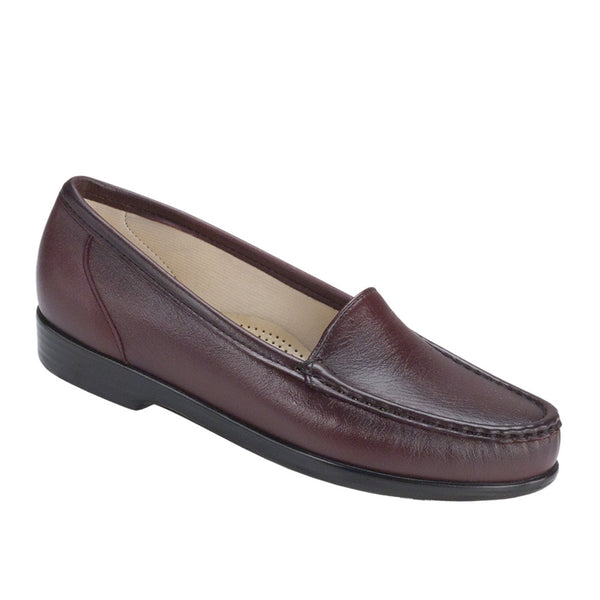 Women's Simplify Slip On Loafer Antique Wine